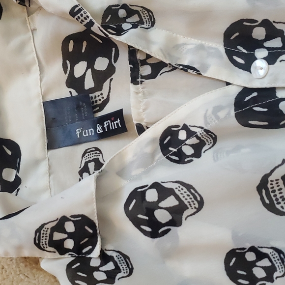 Button up shirt - Picture 2 of 2